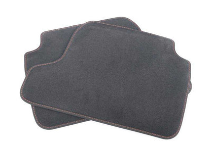 Juego de alfombrillas de terciopelo OEM 51478074063 color naranja para BMW F87N (Serie 2 Coupé M2). Original BMW.