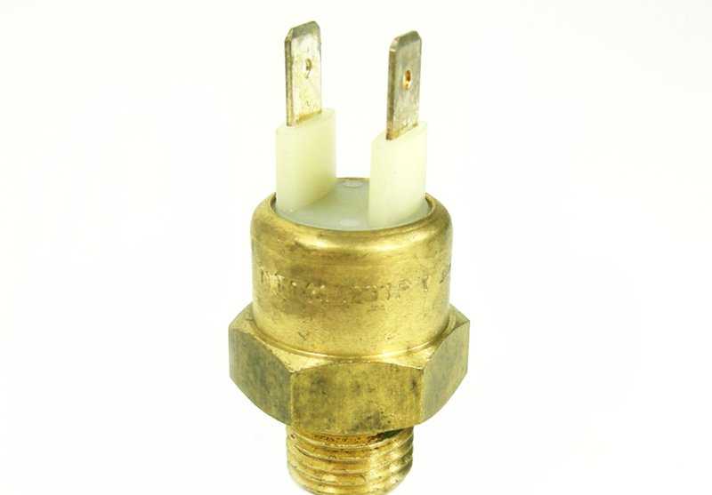 Interruptor de temperatura OEM 61311364272 para BMW E21, E30, E12, E28, E24, E23. Compatible con ventilador adicional y radiador. Repuesto original BMW.