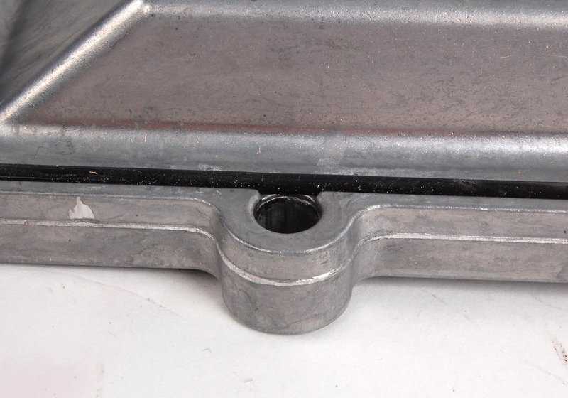 Closing cap with gasket for BMW E65, E66, F01, F01N, F02, F02N, G12, G12N (OEM 11147506384). Original BMW.