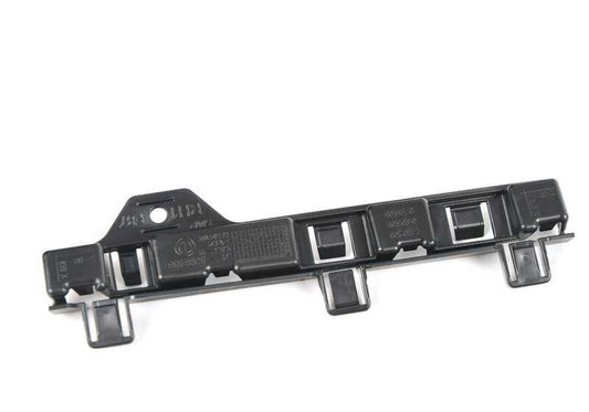 Soporte de faldón lateral delantero derecho OEM 51778066886 para BMW F87. Original BMW.