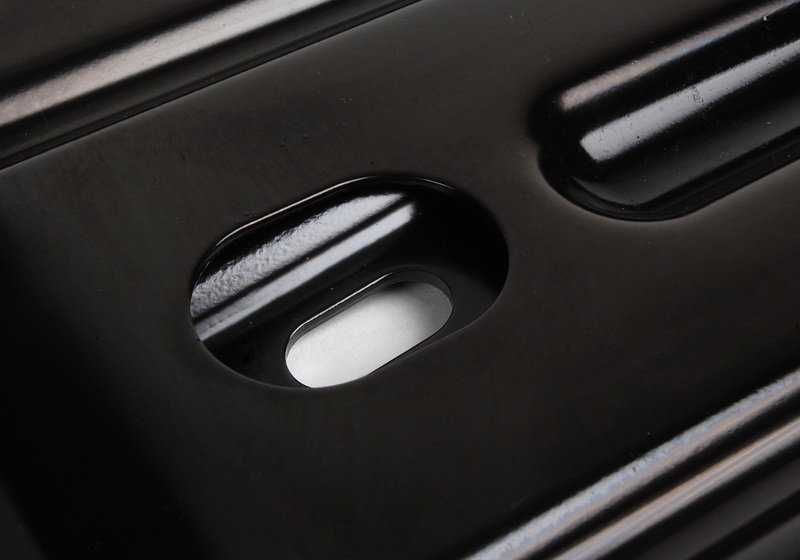 Soutien de l'Union Oeme OM 18211745300 pour BMW E39 et E38. Pièce BMW originale.