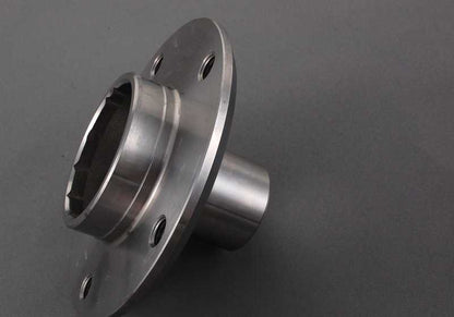 OEM 33411093371 Flange de transmissão traseira para BMW E39 {520d, 520i} Compatível com modelos feitos entre 1996 e 2003. BMW original.