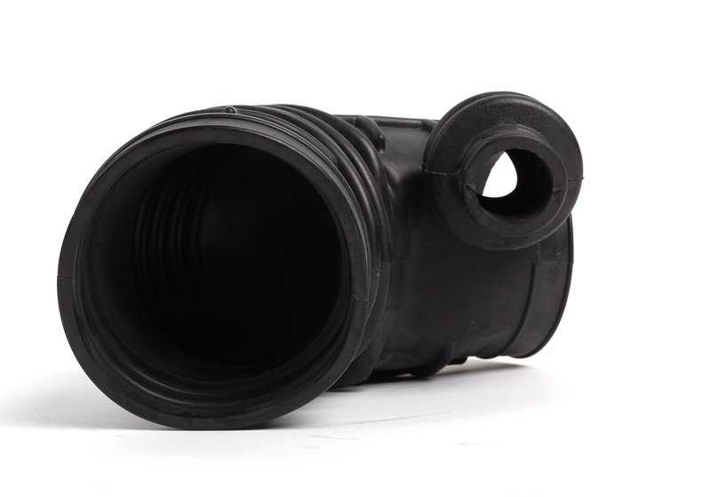 Manguito de admisión de aire OEM 13711726325 para BMW E30. Pieza de unión entre el filtro de aire y el caudalímetro. Compatible con todos los motores del BMW Serie 3 E30. Original BMW.