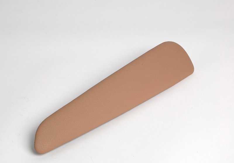 Reposabrazos delantero derecho OEM 51418238644 en color beige claro para BMW Serie 3 E46. Repuesto original BMW.