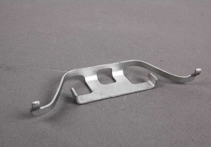 OEM 34211159963 Clip di attesa del freno posteriore per BMW E46 325i {AN35, AN45, AV31, AV41, ET35, ET45, EV31, EV41, AS31, AS41}. Compatibile con i freni posteriori. BMW originale.