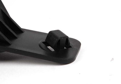 Soporte del canal de llenado OEM 61668042867 para BMW E90, E90N, E91, E91N, E92, E92N, E93, E93N. Original BMW.