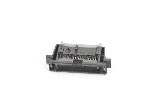 Conector plástico OEM 61136931924 para BMW Serie 1 F20, Serie 2 F22, Serie 3 F30, Serie 4 F32, Serie 5 F10, Serie 6 F06, X1 E84, X3 F25, X4 F26, X5 F15, X6 F16. Pieza original BMW.