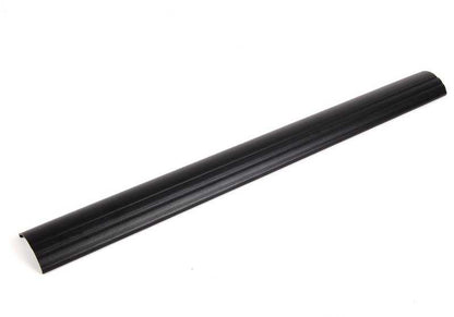 Embellecedor entrada puerta delantera OEM 51478204004 para BMW Serie 5 E39 (520d, 520i) modelos fabricados 1996-2003. Pieza original BMW, color negro.