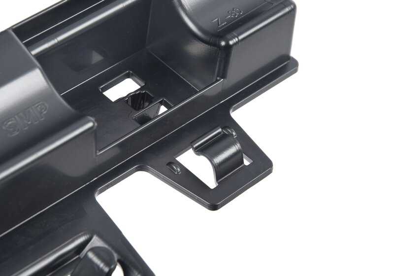 Listón de sujeción del umbral central trasero derecho para BMW F87, F87N (OEM 51778065434). Original BMW.