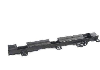 Moldura lateral central derecha OEM 51778065432 para BMW F87. Original BMW.