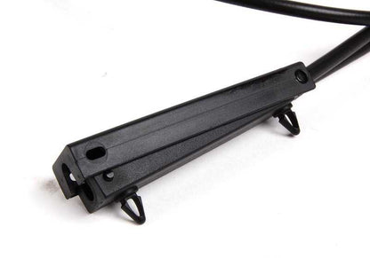 Cable de apertura capó OEM 51237184454 para BMW Serie 5 (E60, E61). Original BMW