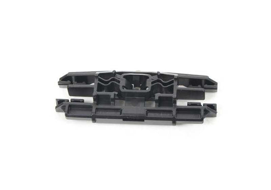 OEM fixing clip 51137472264 for BMW F90, F90N, G30N, G30N, G11, G11N, G12, G12N. Original BMW piece for ceiling moldings or panoramic roof.