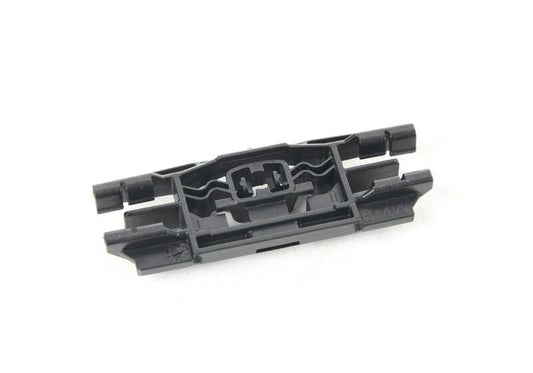 OEM fixing clip 51137472264 for BMW F90, F90N, G30N, G30N, G11, G11N, G12, G12N. Original BMW piece for ceiling moldings or panoramic roof.