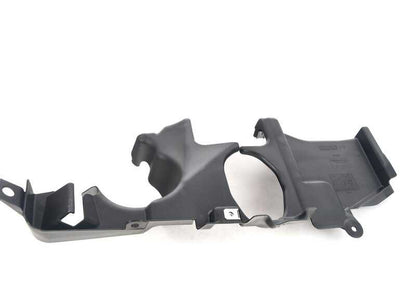 Tapa derecha protección dirección OEM 51717203992 para BMW E60, E60N, E61, E61N. Pieza original BMW.