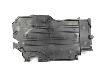 Revestimiento bajo depósito combustible derecho OEM 51757424892 para BMW X5 G05 xDrive45e (2019–2023). Original BMW.