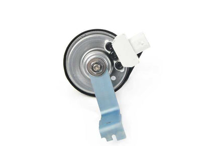 Claxon agudo electrónico OEM 61337300975 para BMW F20, F20N, F21, F21N, F22, F23, F87, F87N, F30, F31, F34, F34N, F35, F80, F80N, F32, F32N, F33, F33N, F36, F36N, F82, F82N, F83, F83N. Original BMW.