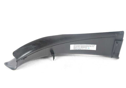 Embellecedor canaleta derecha OEM 51498072904 para BMW F82 M4 CS y M4 GTS. Compatible con modelos: F82 M4 CS (2017-2019) y F82 M4 GTS (2016-2017). Pieza original BMW.