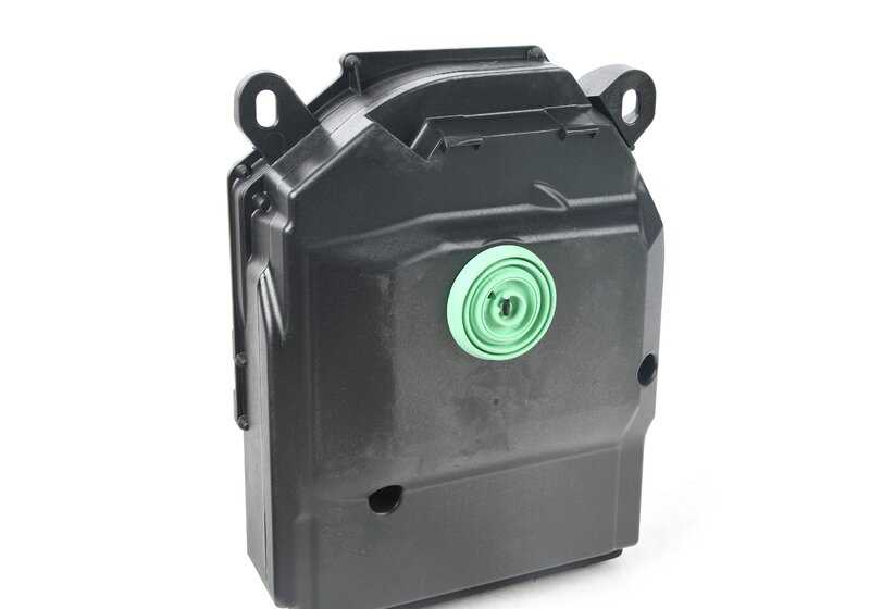 Bajo central derecho para BMW Serie 1 E81, E82, E87, E88, Serie 3 E90, E91, E92, E93, X1 E84 (OEM 65139143144). Original BMW