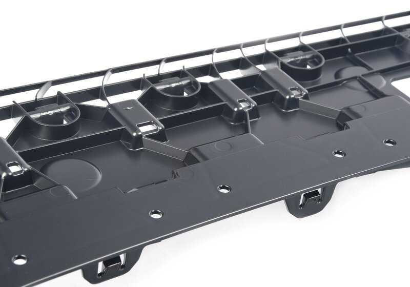 Adattatore splitter centrale OEM 51117884932 per BMW U10. BMW originale.