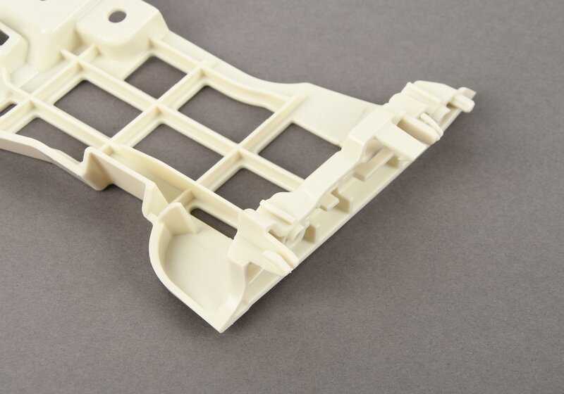Guía inferior izquierda OEM 51117475193 para BMW G11, G12. Original BMW.