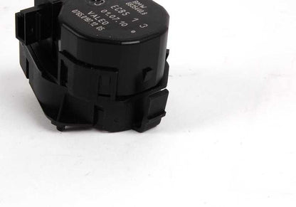 Motor de compuerta aire pies OEM 64116935440 para BMW E39, E53. Controla el flujo de aire hacia los pies. Recambio original BMW.