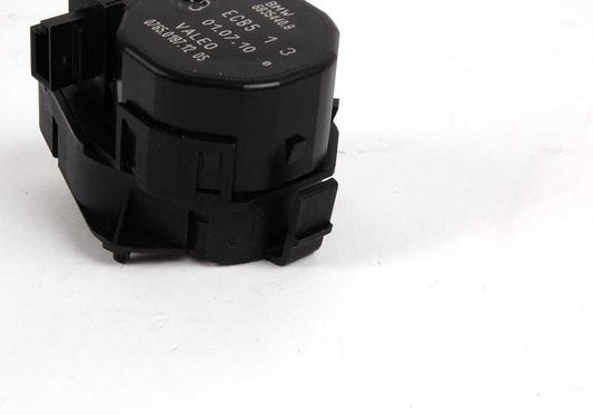 Motor de compuerta aire pies OEM 64116935440 para BMW E39, E53. Controla el flujo de aire hacia los pies. Recambio original BMW.