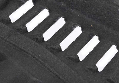 Cubierta inferior lateral izquierda OEM 51757308675 para BMW F15, F85, F16, F86. Original BMW.