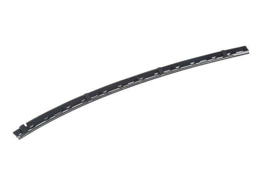 Listón sujetador moldura puerta trasera izquierda OEM 51137389451 para MINI Countryman F60, F60 LCI (2016–2024). Original MINI.