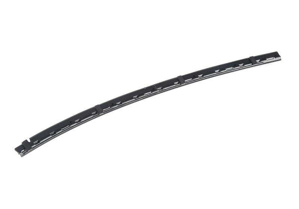 Listón sujetador moldura puerta trasera izquierda OEM 51137389451 para MINI Countryman F60, F60 LCI (2016–2024). Original MINI.