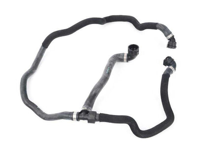 Manguera para radiador de refrigerante OEM 17128602862 para BMW G30, G30N, G32, G32N, G11, G11N, G12, G12N, G14, G15, G16. Original BMW.