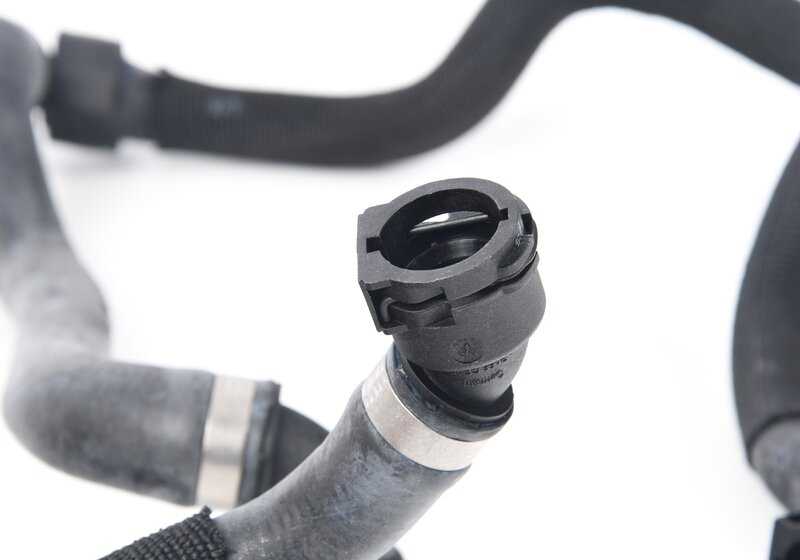 Manguera para radiador de refrigerante OEM 17128602862 para BMW G30, G30N, G32, G32N, G11, G11N, G12, G12N, G14, G15, G16. Original BMW.