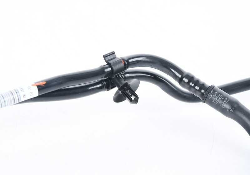 Conducto de vacío para BMW F15 (OEM 22116861222). Original BMW.