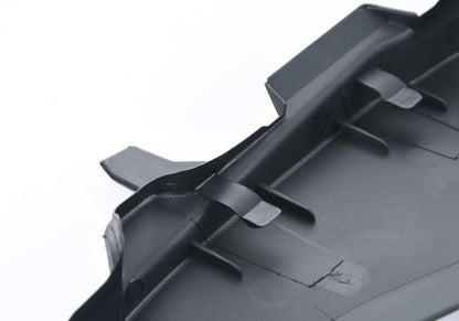 Tapa embellecedora derecha OEM 51718208480 para BMW E46. Repuesto original BMW.
