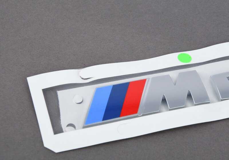 Emblema para BMW Serie 5 G60 (OEM 51145A67940). Original BMW