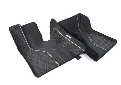 Tappeti esclusivi OEM 51472451765 in nero/beige per BMW G11, G12. Eleganza e adattamento perfetto. BMW originale.