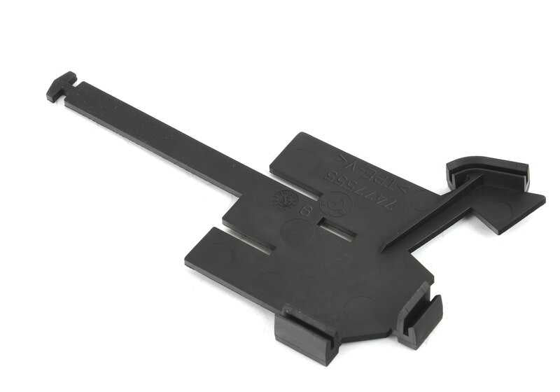 Tapa cubre cerradura del capó OEM 51237477555 para BMW F52, F45, F45N, F46, F46N, F48, F48N, F49, F49N, F39 y MINI F54, F54N, F55, F55N, F56, F56E, F56N, F57, F57F, F57N, F60, F60N. Original BMW y MINI.