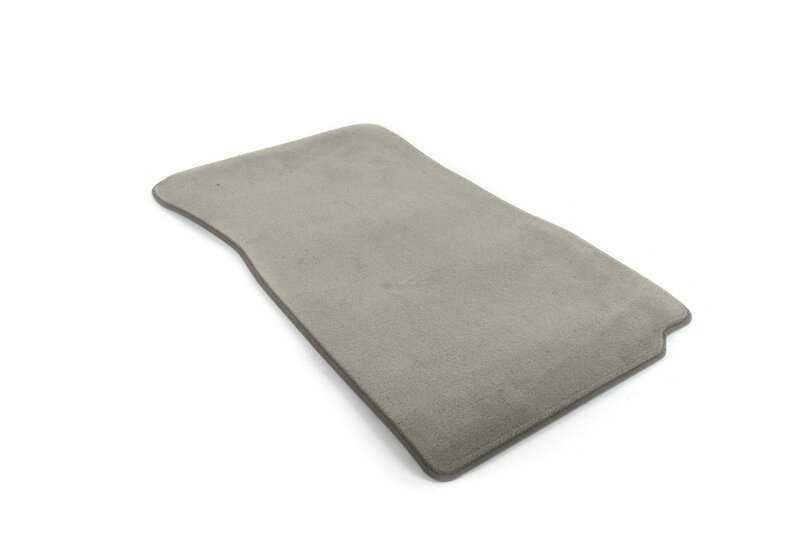 Grey OEM 51477056294 Carpets avant pour BMW Z4 E85, E86 (2002-2008). BMW d'origine.