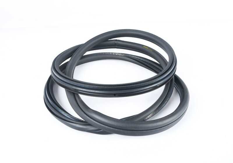 Protector de borde de puerta trasera OEM 51727303967 para BMW F30, F80. Original BMW.