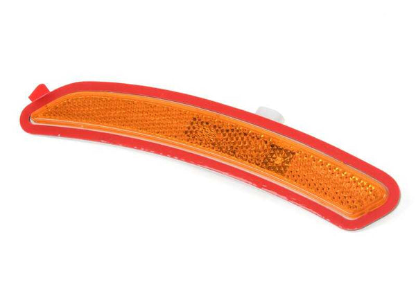 Luz de posición lateral delantera derecha OEM 63137356774 para MINI Clubman F54 y F54 LCI. Original MINI.