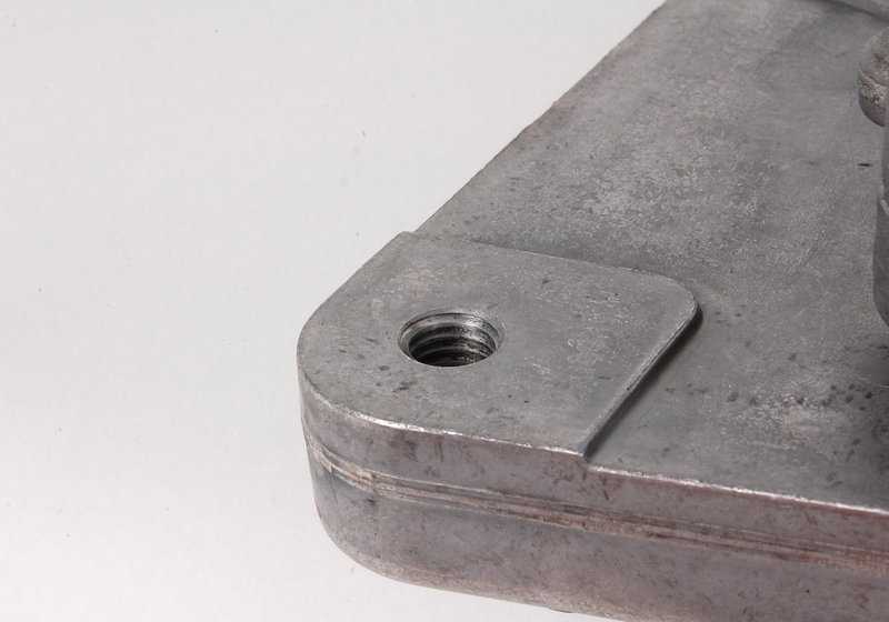 Pompa di gestione assistita OEM 32416760034 per BMW E46 320CI {BN11, BN12, BN21, BN22, BS11, BS12, BD11, BD12, BD21, BD22}. BMW originale.