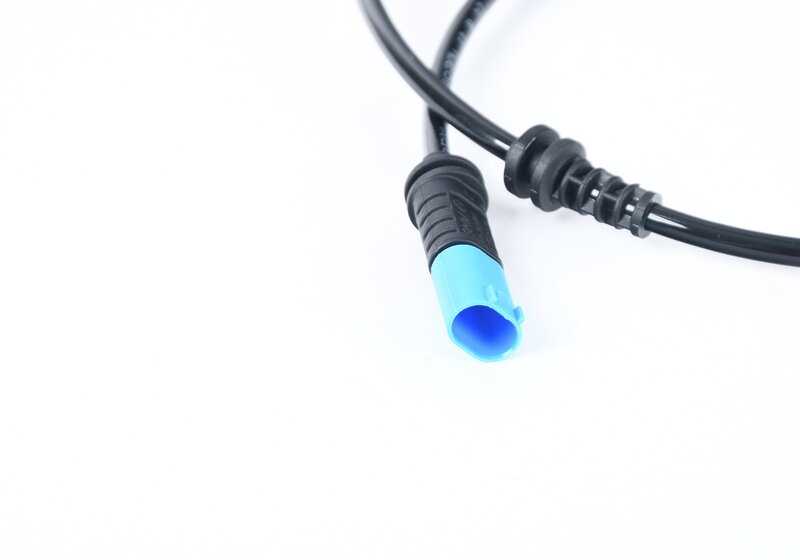 Front Right VDC Adapter Cable for BMW X5 F95, G05, G18 X6 F96, G06 X7 G07 XM G09 (OEM 37106887538). Original BMW.