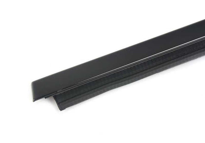 Embellecedor exterior puerta trasera izquierda OEM 51357444067 para BMW X5 G05, G05N, F95, F95N. Acabado negro brillante. Original BMW.