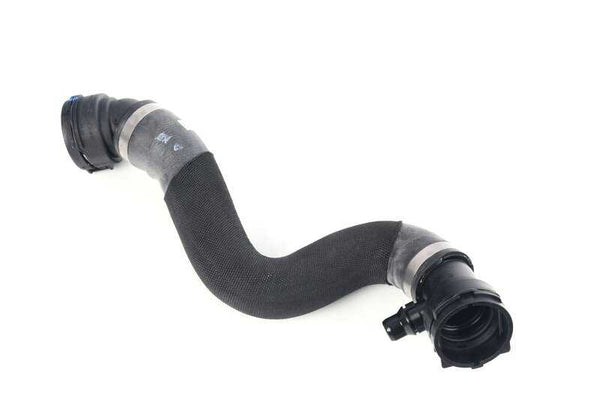 Tubería de refrigerante del radiador a la bomba de agua OEM 11537852351 para BMW F90, F90N. Original BMW.