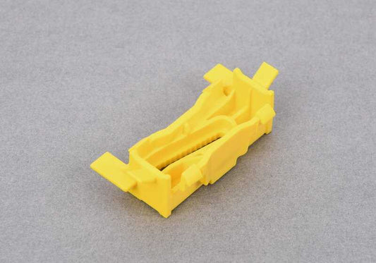 Clip de fijación OEM 51317292409 para BMW X5 {F15} y X5 M {F85}. Compatible con versiones sDrive y xDrive. Pieza original BMW.