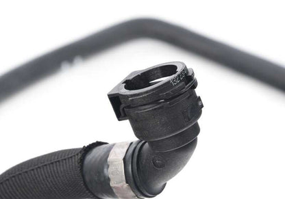 Manguera de expansión a bomba de agua OEM 17128514220 para BMW F15, F16. Original BMW.
