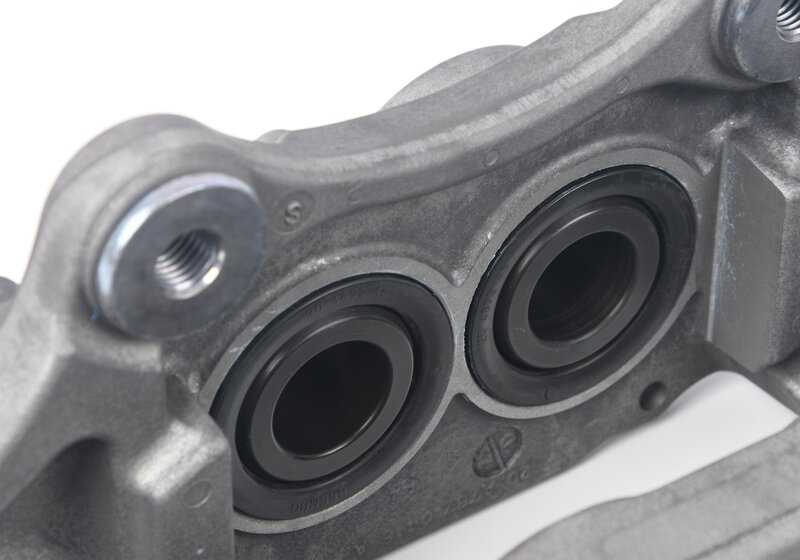 Right brake caliper housing for BMW F22N, F23N, F30, F31, F34, F35, F32, F33, F36 (OEM 34116850932). Original BMW