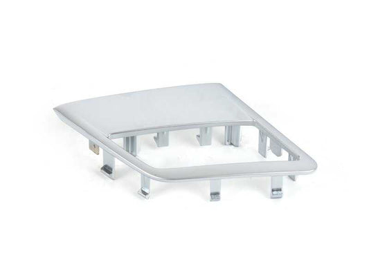 Embellecedor izquierdo cromado perlado OEM 51415A014F3 para BMW Serie 2 G42 y G87. Repuesto original BMW.