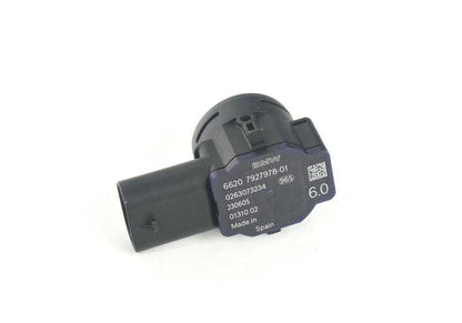 Sensor de aparcamiento ultrasónico blanco alpino OEM 66209826949 para BMW G26 ALPINA B4, D4s (2022–2024). Compatible con Park Distance Control (PDC) y asistente de aparcamiento. Original BMW.