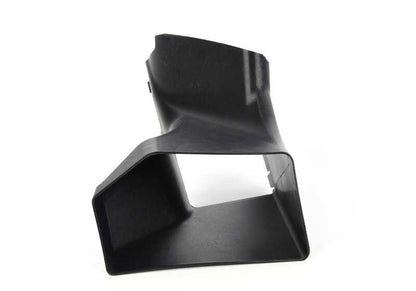 Guía de aire del radiador derecho OEM 51747320264 para BMW F16. Pieza original BMW diseñada para dirigir el flujo de aire al radiador de forma eficiente.