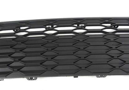 Rejilla parachoques delantero centro OEM 51119450618 para MINI F56 LCI, F55 LCI, Cabrio F57 LCI (03/2020 - 02/2024). Original MINI.